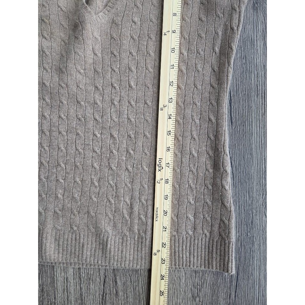 J.Crew Cashmere Cable Knit V-Neck Sweater Womens M Preppy Old Money (Flaws) - Picture 12 of 12